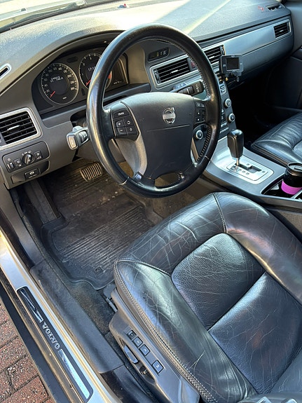 Volvo XC70 15 of 21