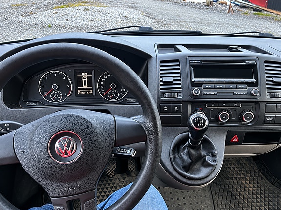 Volkswagen Transporter 6 of 15