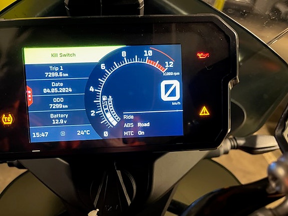 KTM 890 Adventure 13 of 14