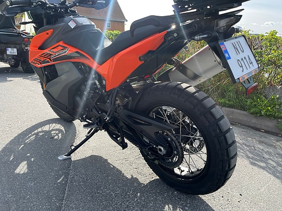 KTM 890 Adventure 7 of 14