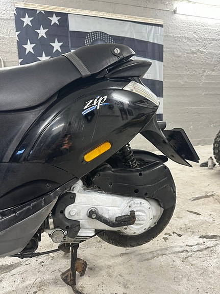 Piaggio ZIP 50 3 of 6