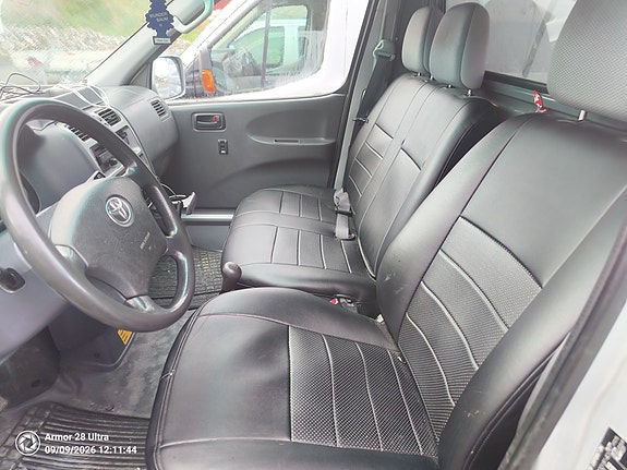 Toyota HiAce 14 of 22