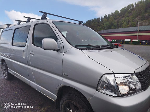 Toyota HiAce 4 of 22