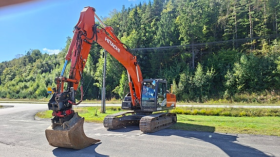 Hitachi ZX210LC-6 10 of 22