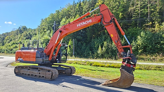Hitachi ZX210LC-6 8 of 22