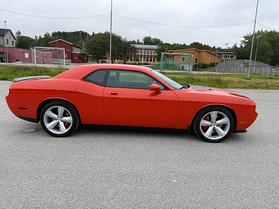 Dodge Challenger 8 of 29