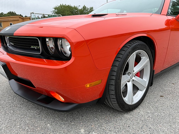Dodge Challenger 10 of 29