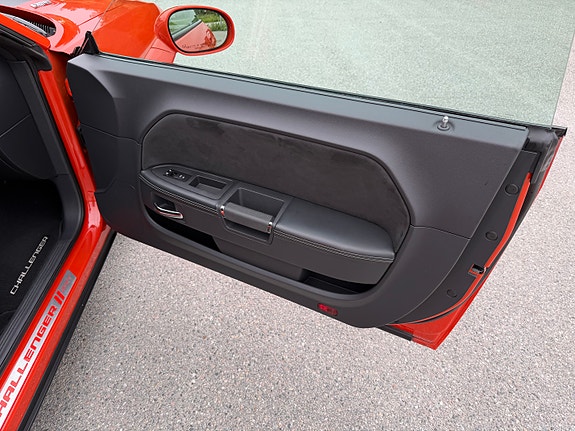 Dodge Challenger 29 of 29