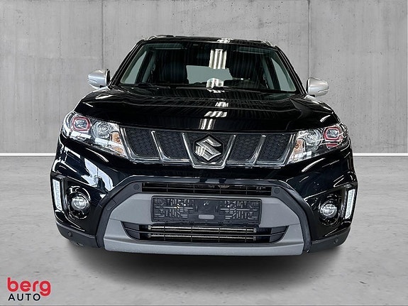 Suzuki Vitara 2 of 18