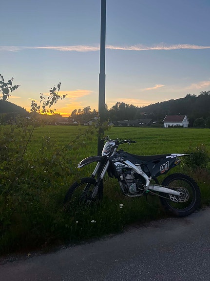Kawasaki 250f 2 of 6