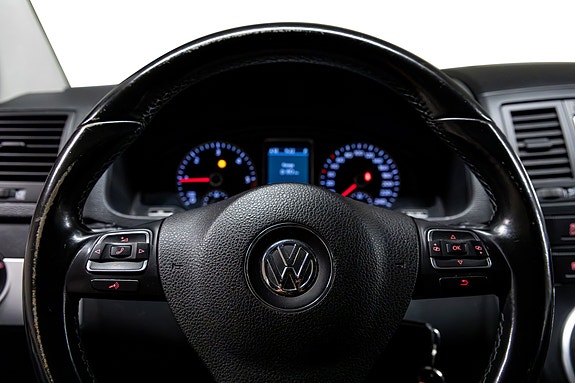 Volkswagen Multivan 30 of 30