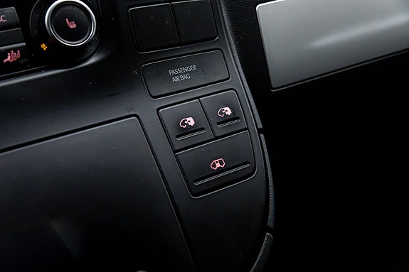 Volkswagen Multivan 24 of 30