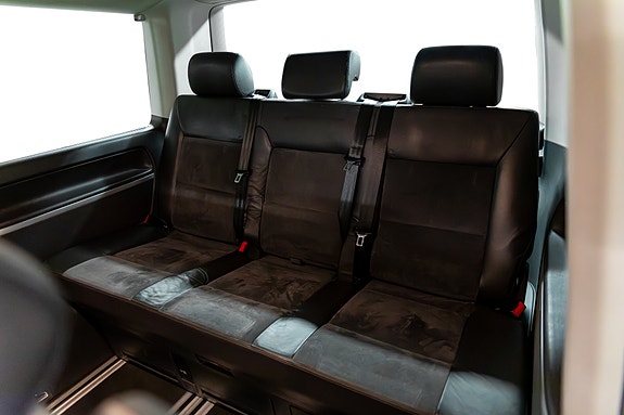Volkswagen Multivan 17 of 30