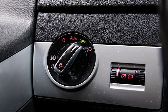 Volkswagen Multivan 26 of 30