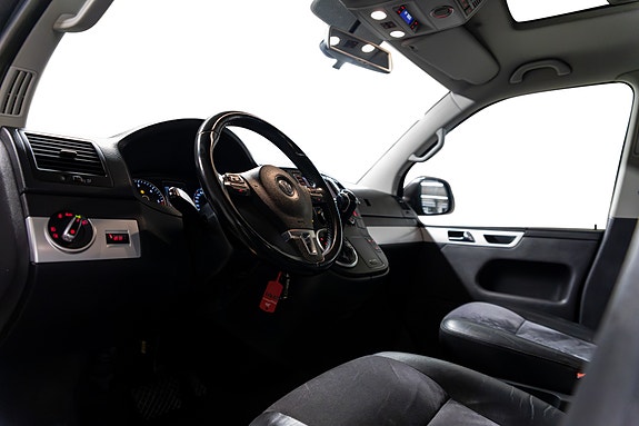 Volkswagen Multivan 14 of 30