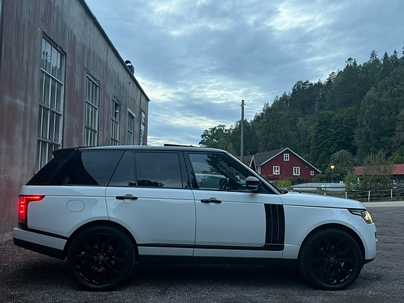 Land Rover Range Rover 22 of 30