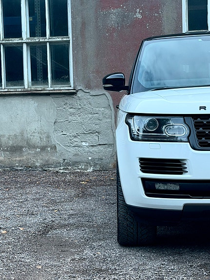 Land Rover Range Rover 18 of 30
