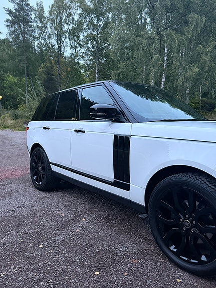 Land Rover Range Rover 30 of 30