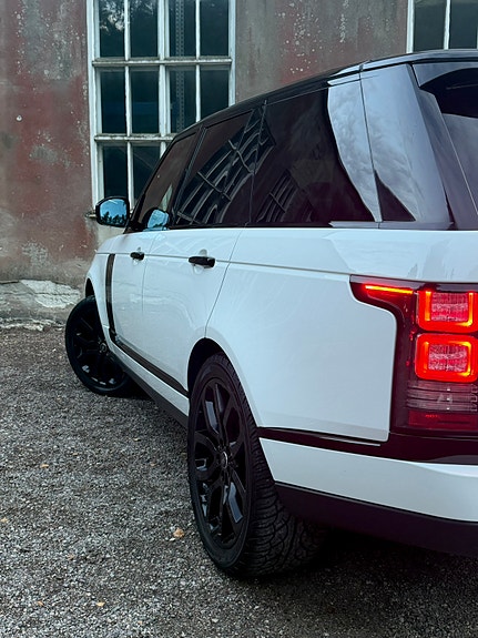 Land Rover Range Rover 21 of 30