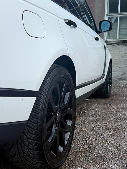 Land Rover Range Rover 23 of 30