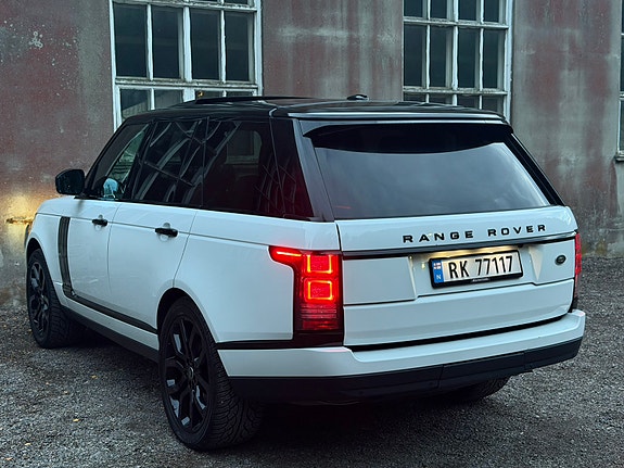 Land Rover Range Rover 11 of 30