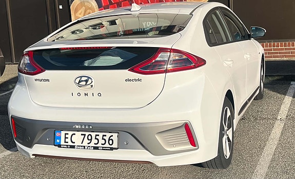 Hyundai IONIQ 4 of 8
