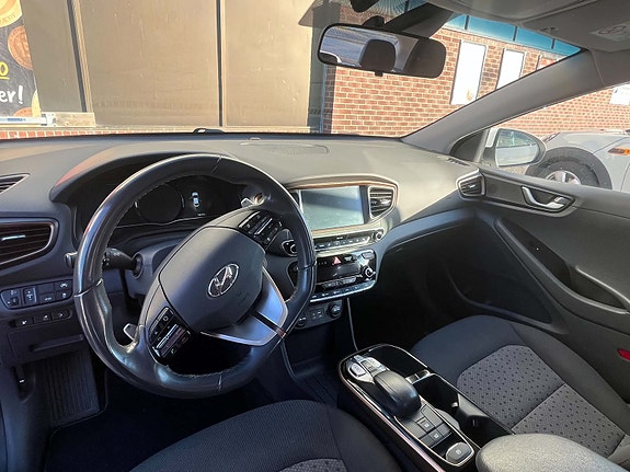 Hyundai IONIQ 6 of 8