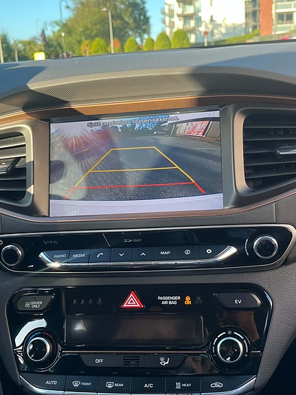 Hyundai IONIQ 8 of 8