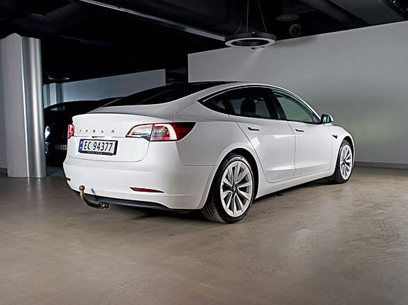 Tesla Model 3 9 of 26
