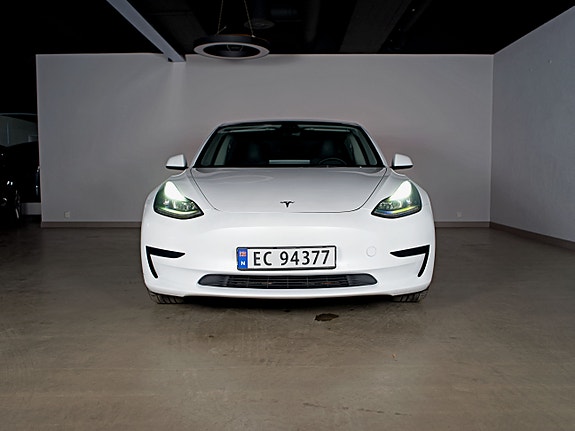 Tesla Model 3 2 of 26