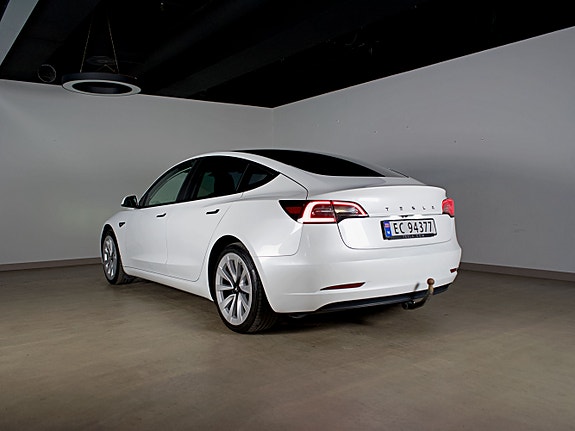 Tesla Model 3 7 of 26