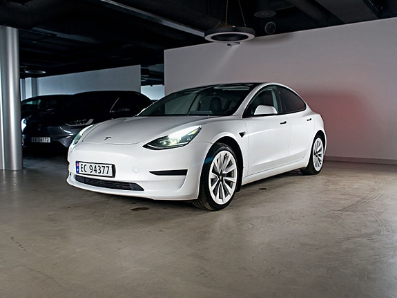 Tesla Model 3 4 of 26