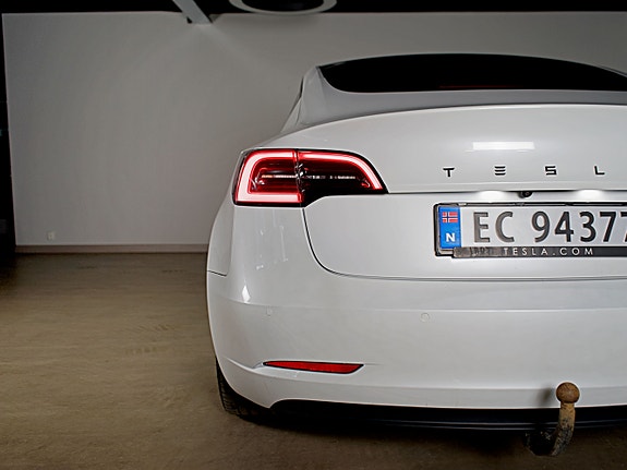 Tesla Model 3 12 of 26