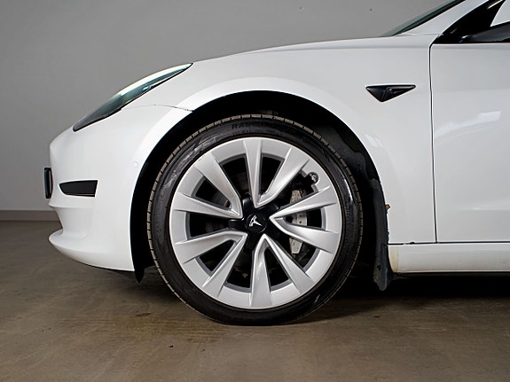 Tesla Model 3 6 of 26