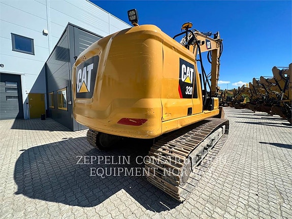 Cat 320-07 3 of 19
