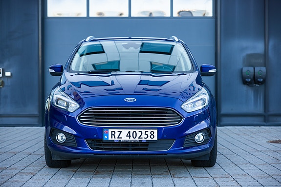Ford S-MAX 4 of 30