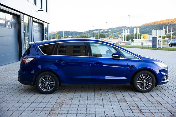 Ford S-MAX 15 of 30