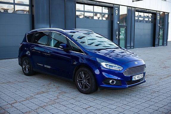 Ford S-MAX 14 of 30