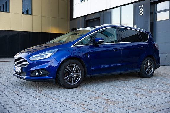 Ford S-MAX 9 of 30