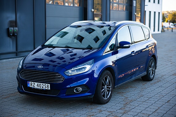 Ford S-MAX 8 of 30