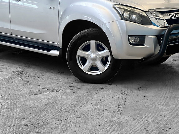 Isuzu D-max 4 of 30