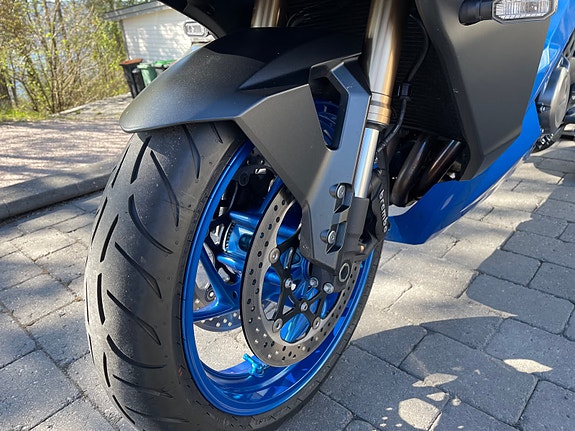 Suzuki GSX-S 1000 GT 4 of 9