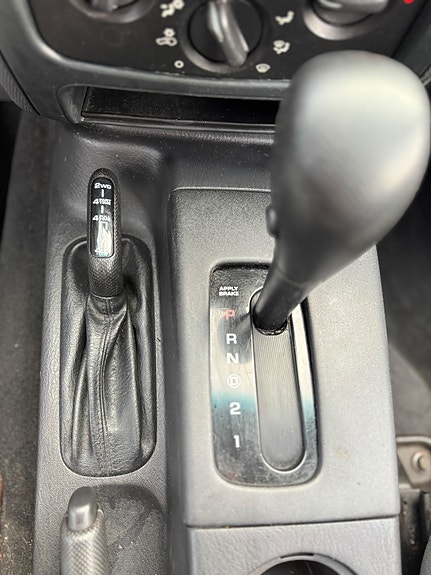 Jeep Cherokee 6 of 12