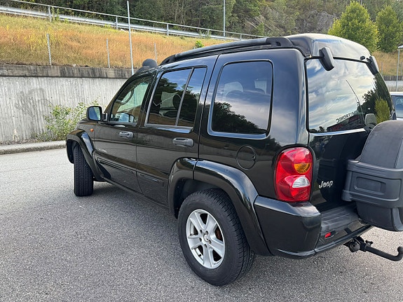 Jeep Cherokee 3 of 12