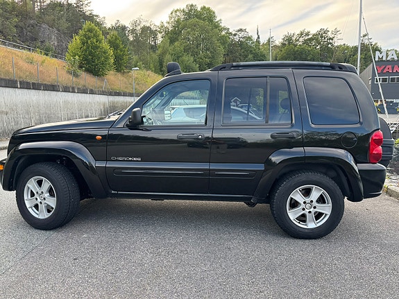 Jeep Cherokee 2 of 12