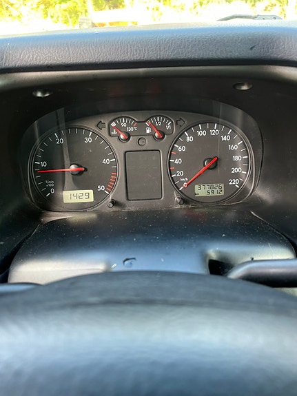 Volkswagen Caravelle 12 of 15