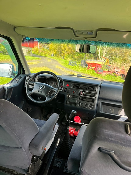 Volkswagen Caravelle 9 of 15