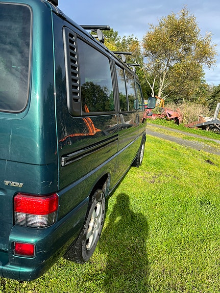 Volkswagen Caravelle 3 of 15