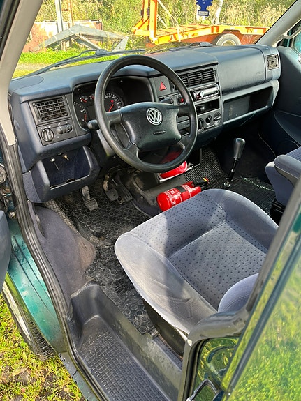 Volkswagen Caravelle 11 of 15