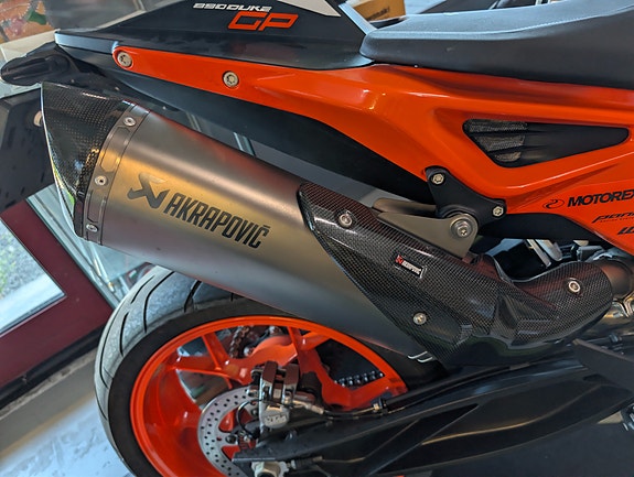 KTM 890 Duke 6 of 8